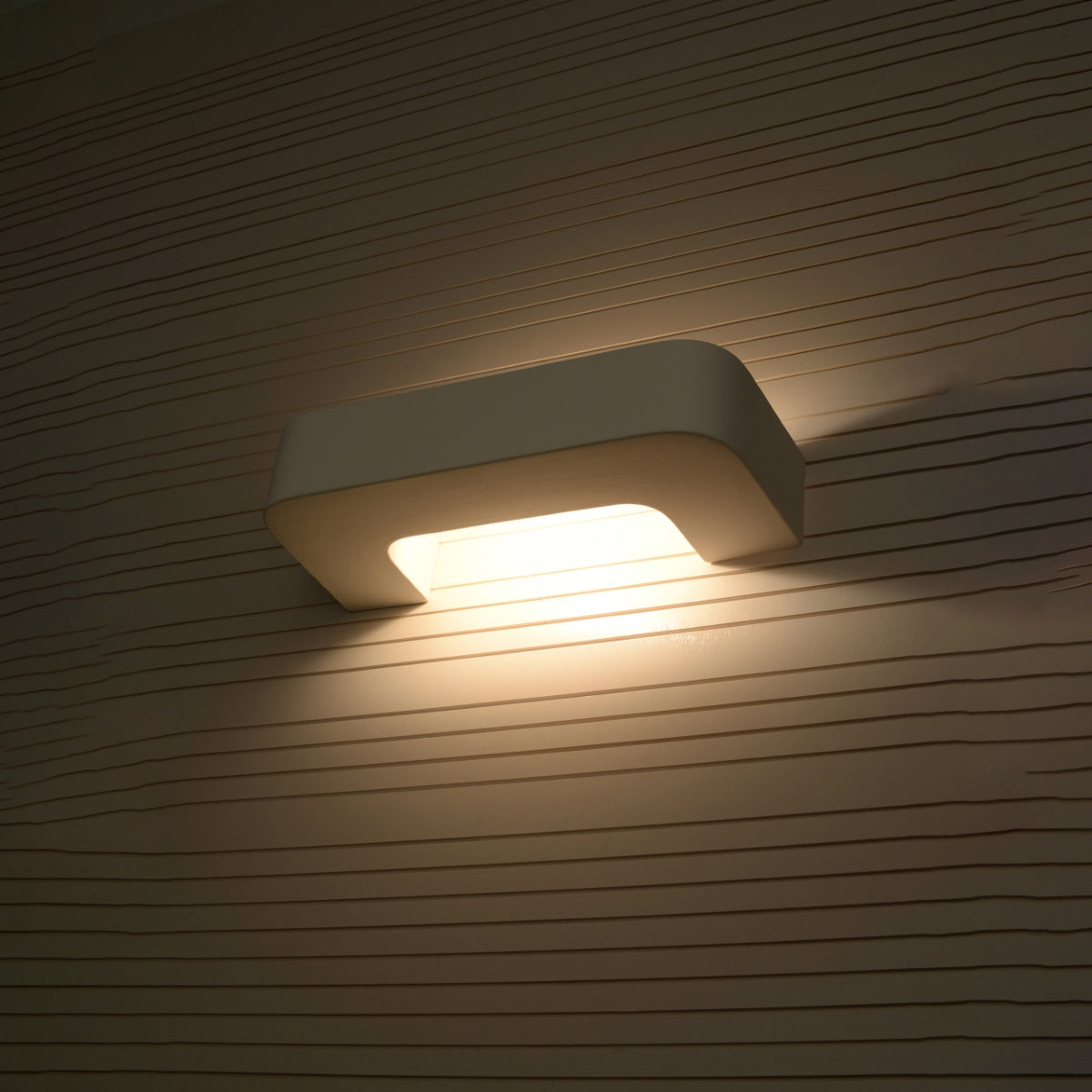 wandlamp-keramisch-magnet