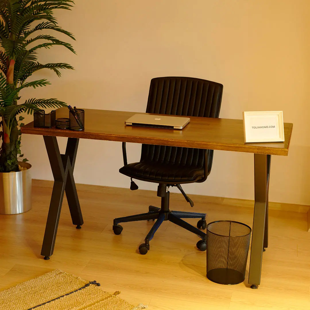 houten-bureau-met-x-poten